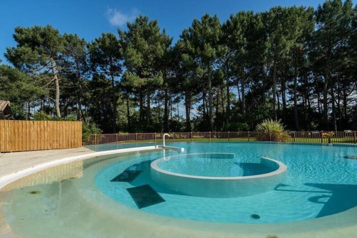 Maison Sur Golf Avec Piscine Chauffee A Lacanau Ocean Bagian luar foto