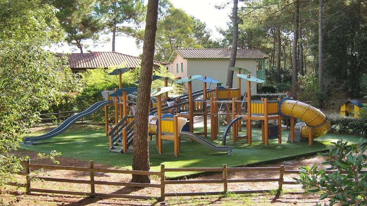 Maison Sur Golf Avec Piscine Chauffee A Lacanau Ocean Bagian luar foto